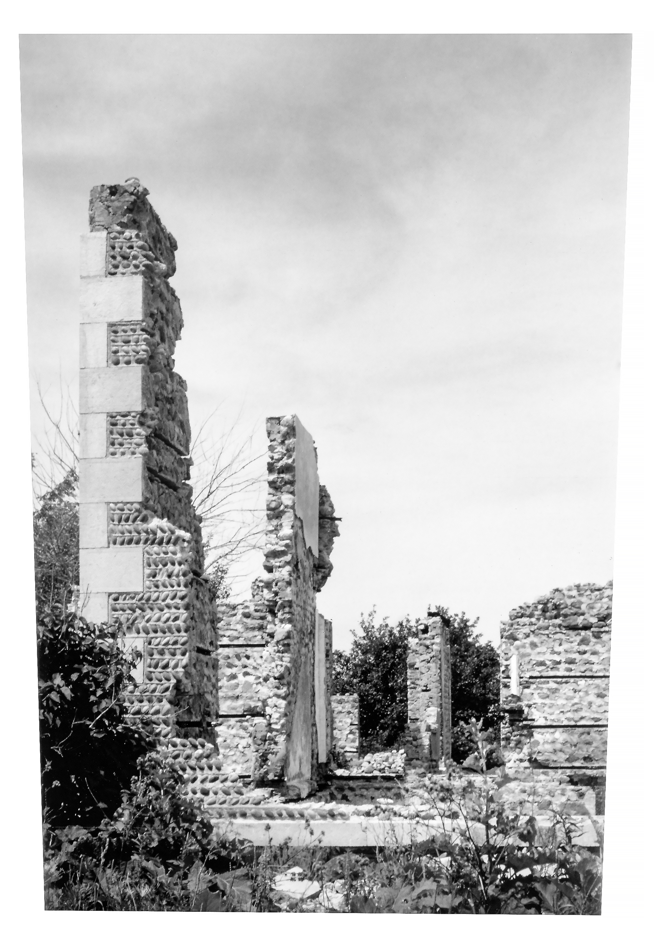 Jun-13 Thorn House Ruins 1
